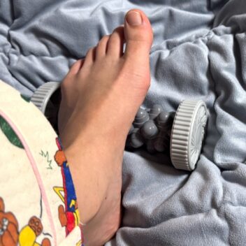 발바닥 지압 풋롤러 사용 모습